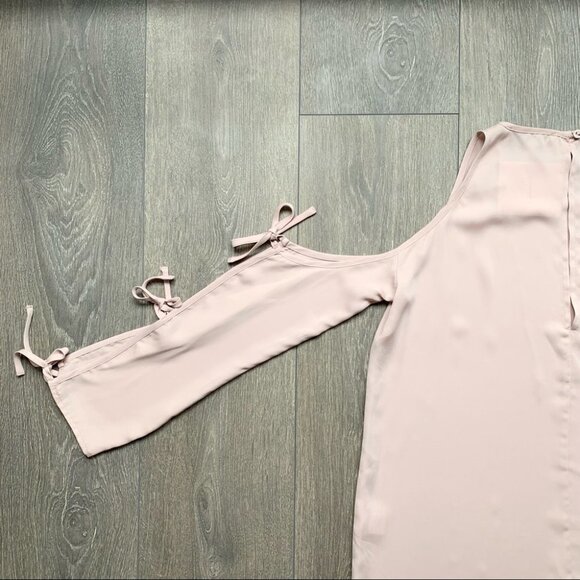 Revolve L'Academie Cold Shoulder Tie Long Sleeve Blouse Taupe Pink Size Medium - Picture 11 of 16